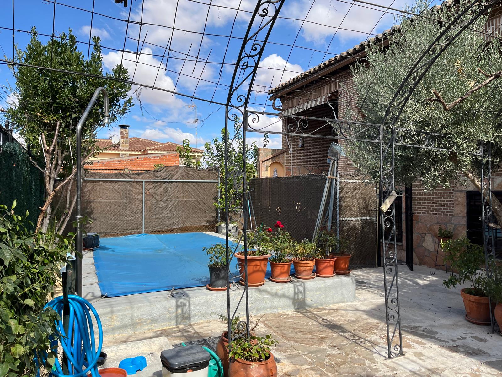 CHALET EN VENTA EN LA PUEBLA DE MONTALBAN